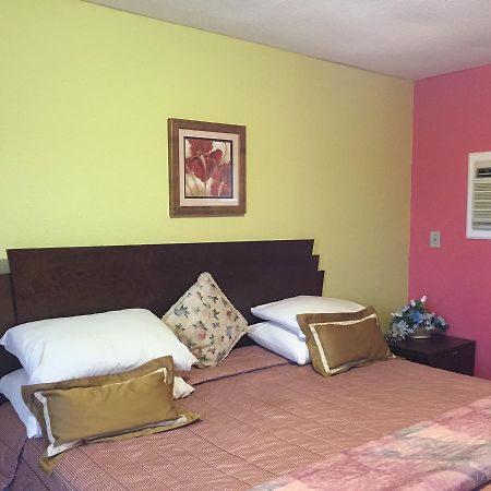 Destiny Inn Pleasantville Bagian luar foto